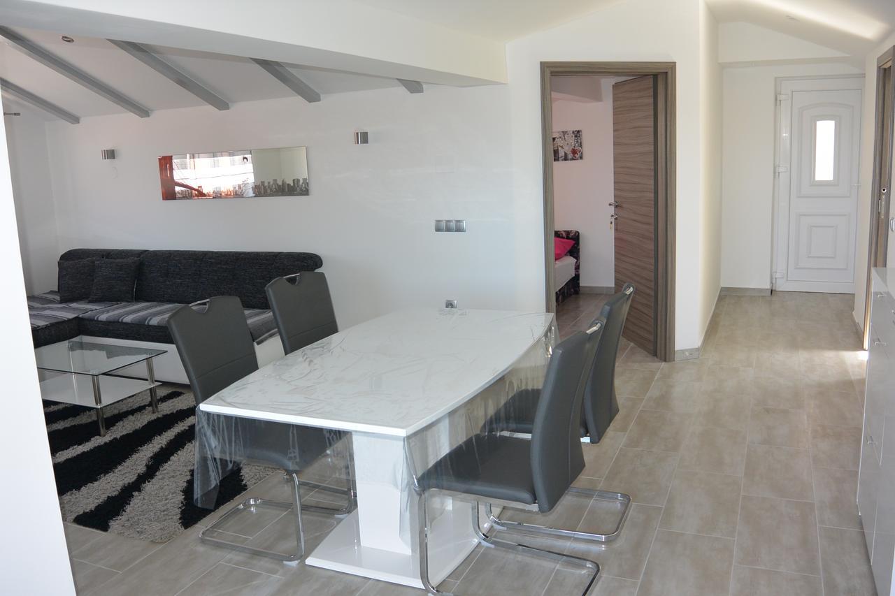 Barbat na Rabu Apartments Nautica מראה חיצוני תמונה
