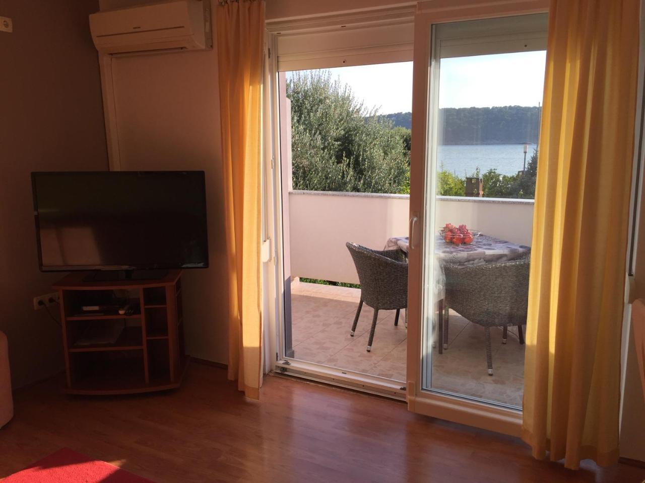Barbat na Rabu Apartments Nautica מראה חיצוני תמונה