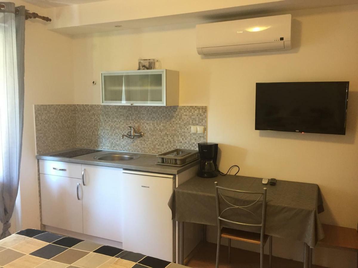 Barbat na Rabu Apartments Nautica מראה חיצוני תמונה